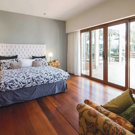 Sleeps 8 Pool Air Con Wifi *