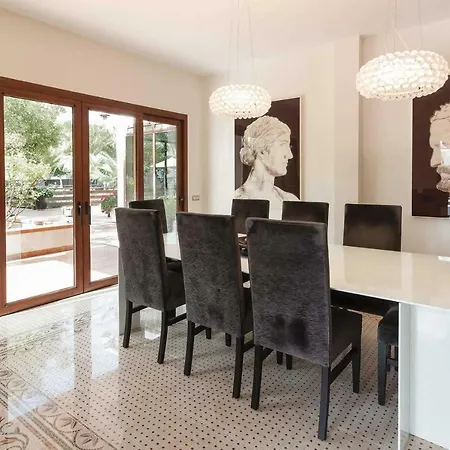 Sleeps 8 Pool Air Con Wifi Villa *